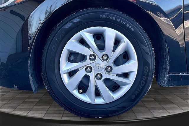 2017 Hyundai Elantra SE 2.0L Automatic - 22969429 - 34