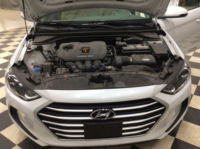 2017 Hyundai Elantra SE 2.0L Automatic - 21927793 - 24