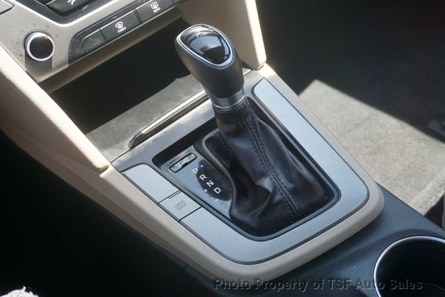 2017 Hyundai Elantra SE 2.0L Automatic - 23057507 - 20