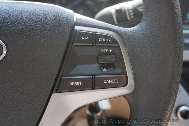 2017 Hyundai Elantra SE 2.0L Automatic - 23057507 - 22