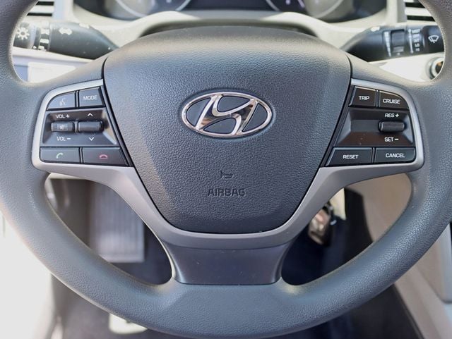 2017 Hyundai Elantra SE 2.0L Automatic *Ltd Avail* - 23043113 - 11