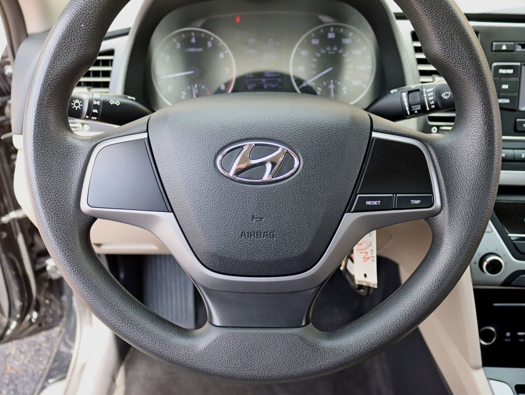 2017 Hyundai Elantra SE 2.0L Automatic *Ltd Avail* - 23062110 - 11