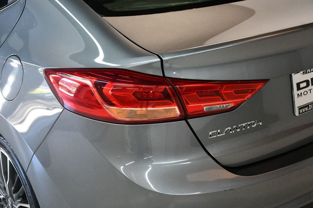 2017 Hyundai Elantra Sport photo 14