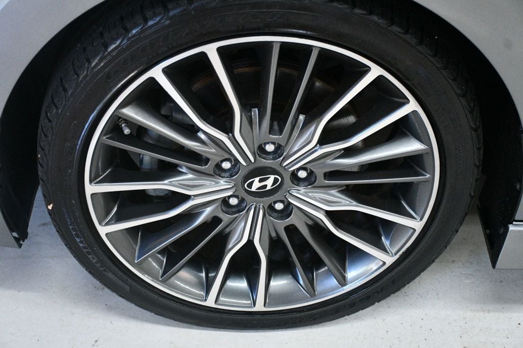 2017 Hyundai Elantra Sport photo 17