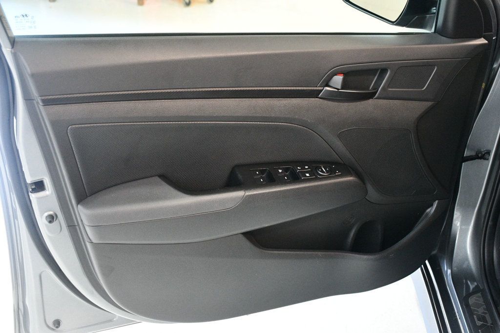 2017 Hyundai Elantra Sport photo 20