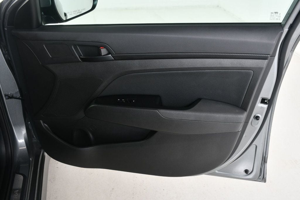 2017 Hyundai Elantra Sport photo 21