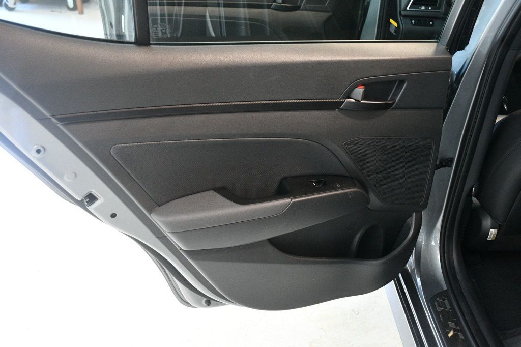 2017 Hyundai Elantra Sport photo 22