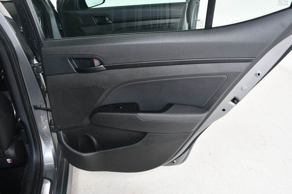2017 Hyundai Elantra Sport photo 23