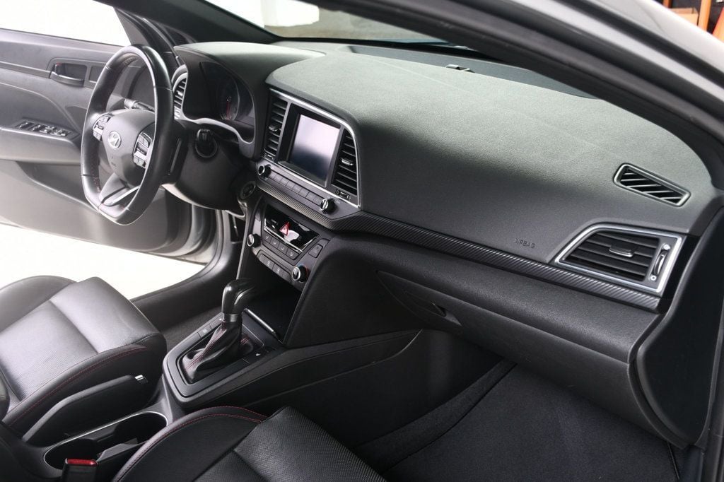 2017 Hyundai Elantra Sport photo 25