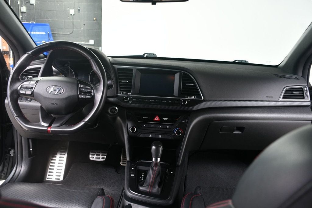 2017 Hyundai Elantra Sport photo 5
