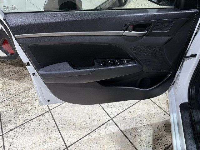 2017 Hyundai Elantra Value Edition 2.0L Automatic - 22999303 - 19