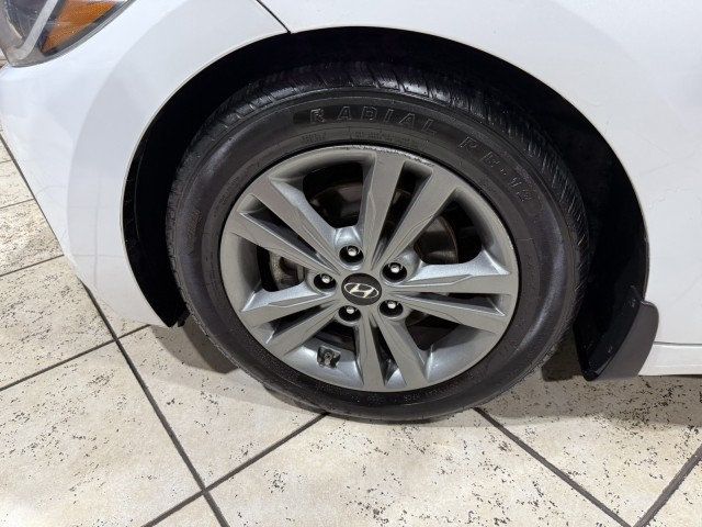 2017 Hyundai Elantra Value Edition 2.0L Automatic - 22999303 - 6