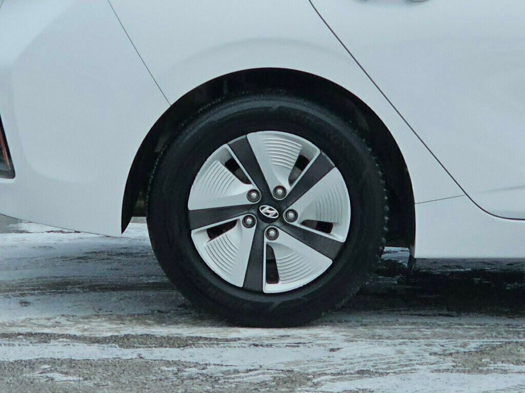 2017 HYUNDAI IONIQ - Image 32