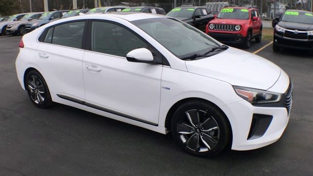 2017 Hyundai Ioniq Hybrid Limited Hatchback - 22769504 - 1