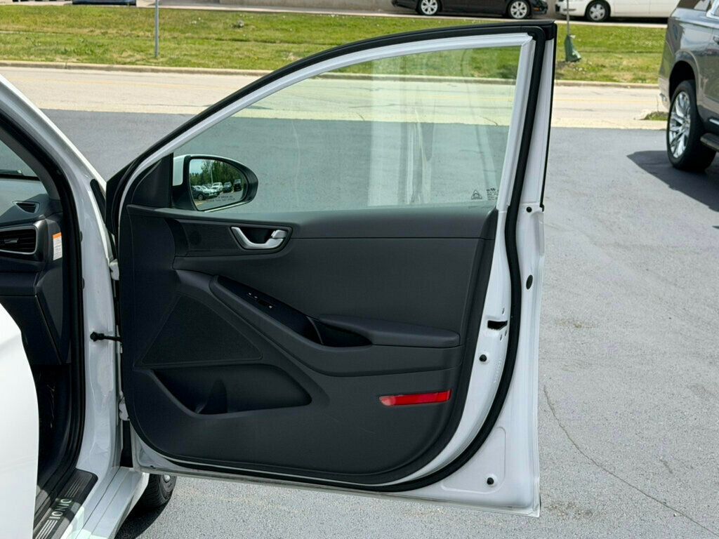 2017 Hyundai Ioniq Hybrid Limited Hatchback - 23028508 - 18