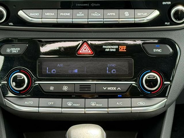 2017 Hyundai Ioniq Hybrid Limited Hatchback - 23028508 - 24