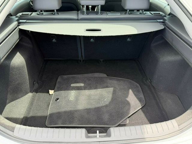 2017 Hyundai Ioniq Hybrid Limited Hatchback - 23028508 - 38