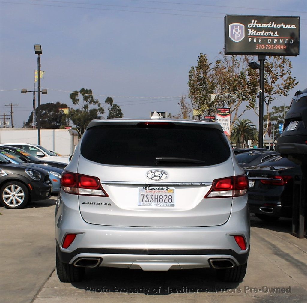 2017 Hyundai Santa Fe Limited Ultimate 3.3L Automatic - 22637877 - 3