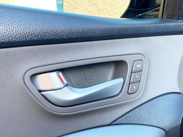 2017 Hyundai Santa Fe Limited Ultimate 3.3L Automatic AWD - 22993135 - 19