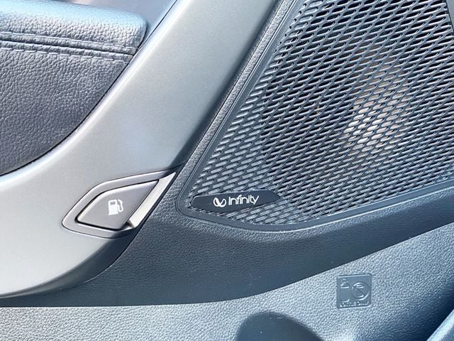 2017 Hyundai Santa Fe Limited Ultimate 3.3L Automatic AWD - 22993135 - 21