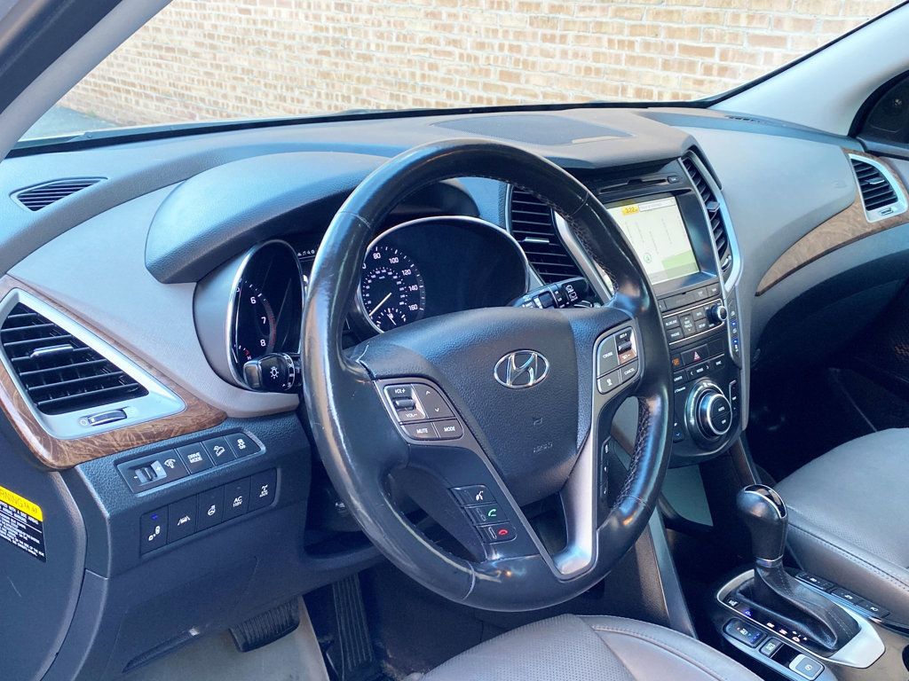 2017 Hyundai Santa Fe Limited Ultimate 3.3L Automatic AWD - 22993135 - 25