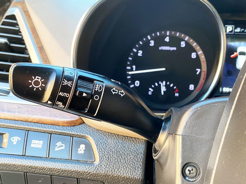 2017 Hyundai Santa Fe Limited Ultimate 3.3L Automatic AWD - 22993135 - 30