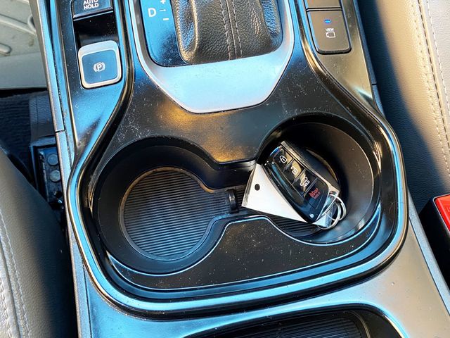 2017 Hyundai Santa Fe Limited Ultimate 3.3L Automatic AWD - 22993135 - 39