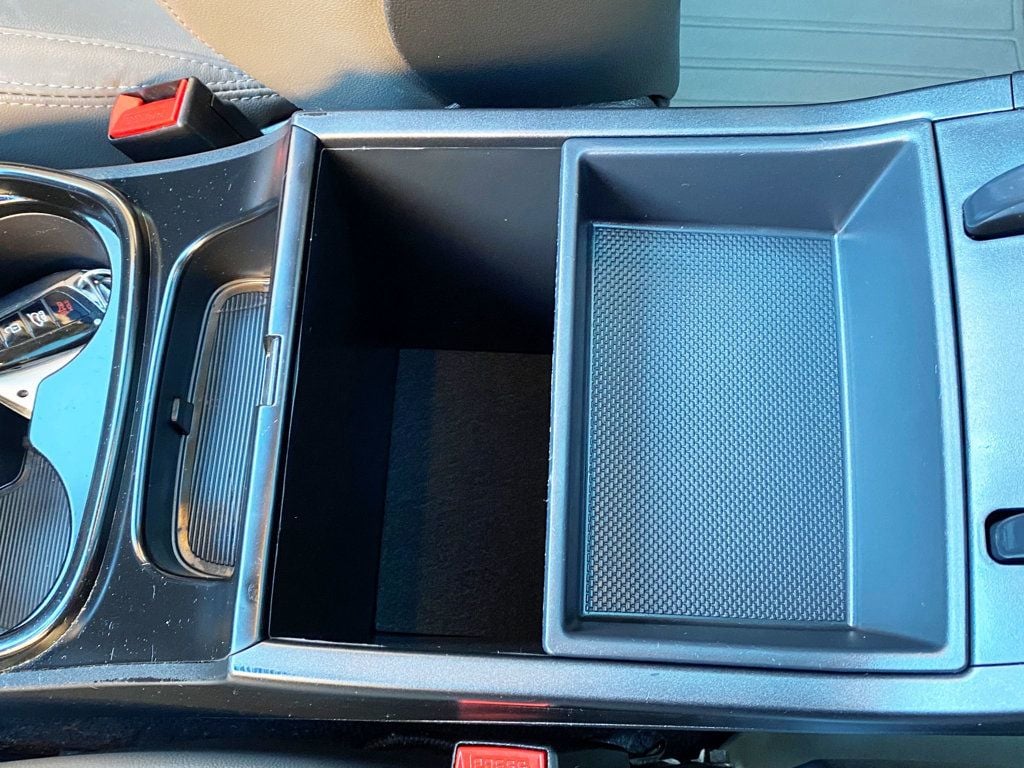 2017 Hyundai Santa Fe Limited Ultimate 3.3L Automatic AWD - 22993135 - 40