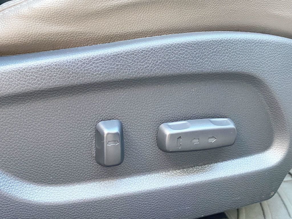 2017 Hyundai Santa Fe Limited Ultimate 3.3L Automatic AWD - 22993135 - 47