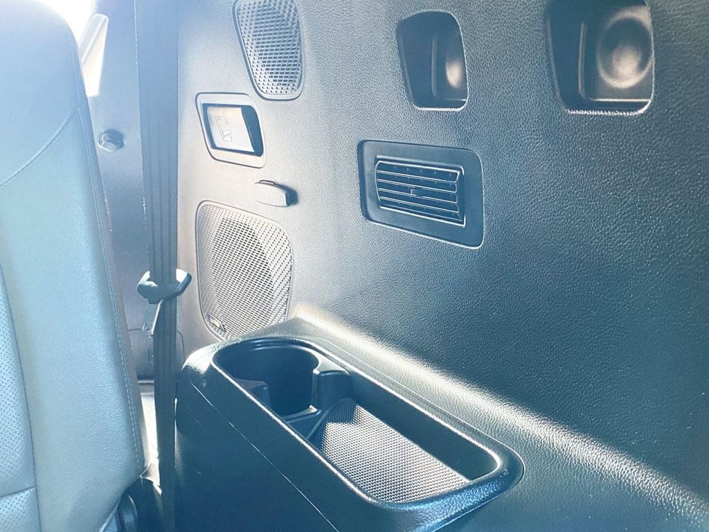 2017 Hyundai Santa Fe Limited Ultimate 3.3L Automatic AWD - 22993135 - 63