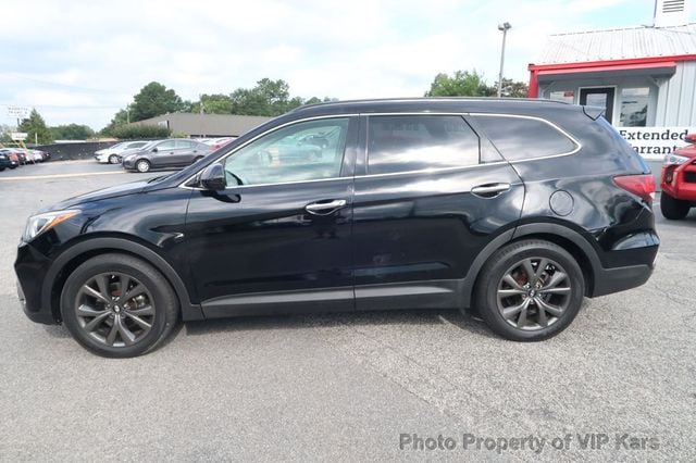 2017 Hyundai Santa Fe SE 3.3L Automatic - 22580970 - 3