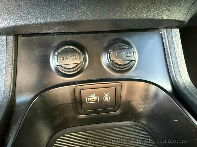 2017 Hyundai Santa Fe SE 3.3L Automatic - 22991830 - 11