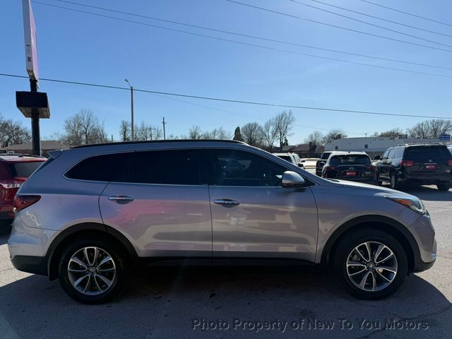2017 Hyundai Santa Fe SE 3.3L Automatic - 22991830 - 16