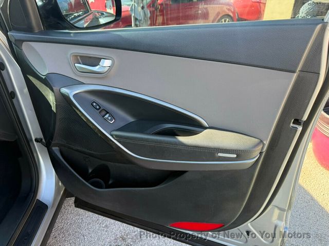 2017 Hyundai Santa Fe SE 3.3L Automatic - 22991830 - 18