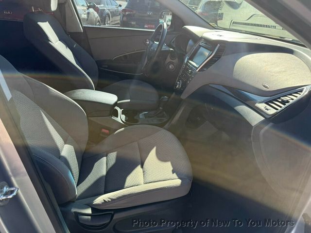 2017 Hyundai Santa Fe SE 3.3L Automatic - 22991830 - 6