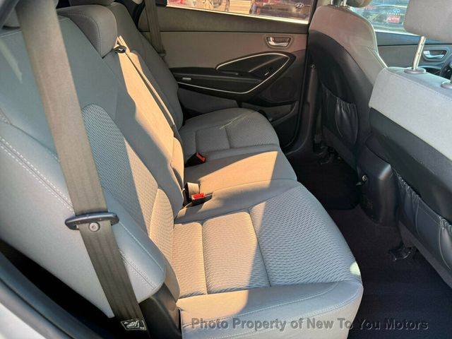 2017 Hyundai Santa Fe SE 3.3L Automatic - 22991830 - 7