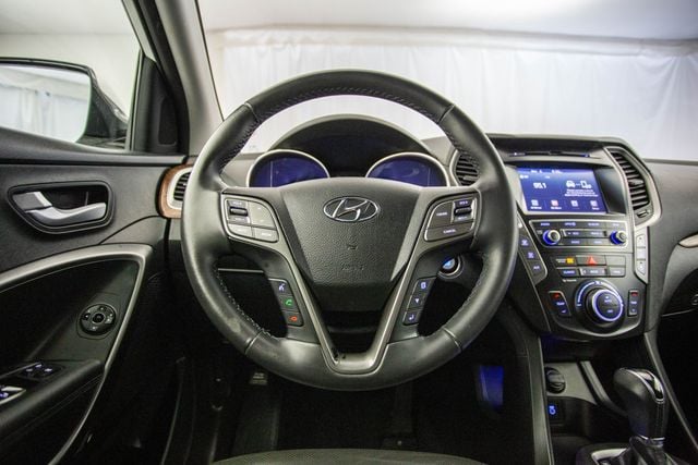 2017 Hyundai Santa Fe SE 3.3L Automatic - 22646139 - 49