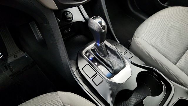 2017 Hyundai Santa Fe SE 3.3L Automatic - 22944788 - 15