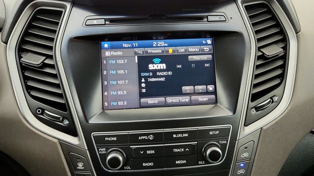 2017 Hyundai Santa Fe SE 3.3L Automatic - 22944788 - 17