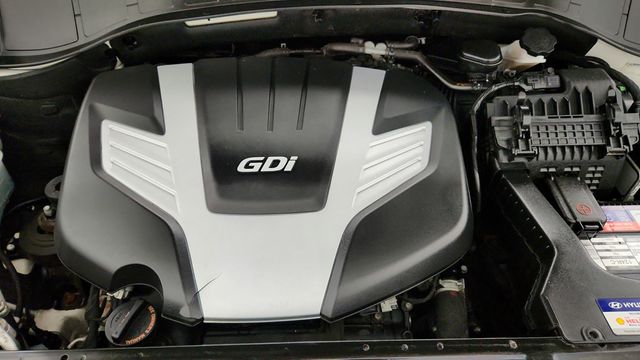 2017 Hyundai Santa Fe SE 3.3L Automatic - 22944788 - 25