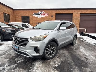 2017 Hyundai Santa Fe - KM8SMDHF4HU170312