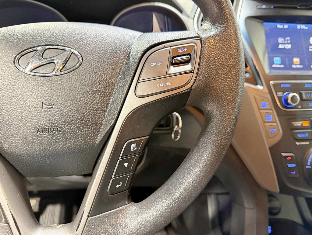 2017 Hyundai Santa Fe SE 3.3L Automatic AWD - 22958567 - 10