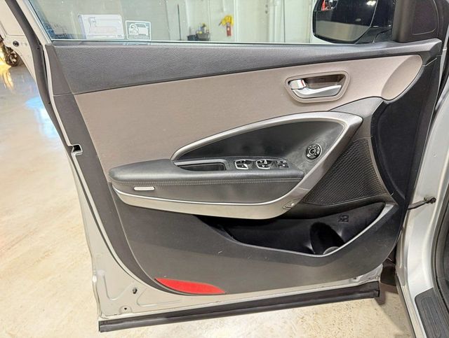 2017 Hyundai Santa Fe SE 3.3L Automatic AWD - 22958567 - 28