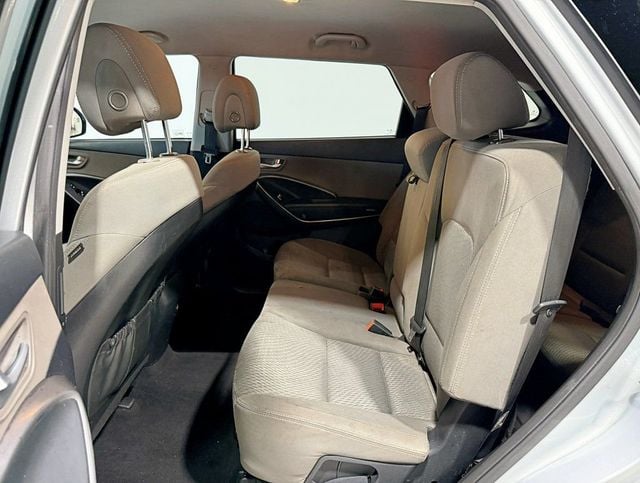 2017 Hyundai Santa Fe SE 3.3L Automatic AWD - 22958567 - 30