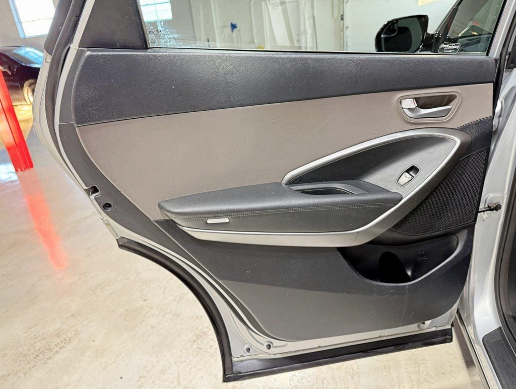 2017 Hyundai Santa Fe SE 3.3L Automatic AWD - 22958567 - 34