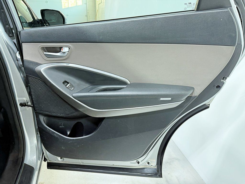 2017 Hyundai Santa Fe SE 3.3L Automatic AWD - 22958567 - 38