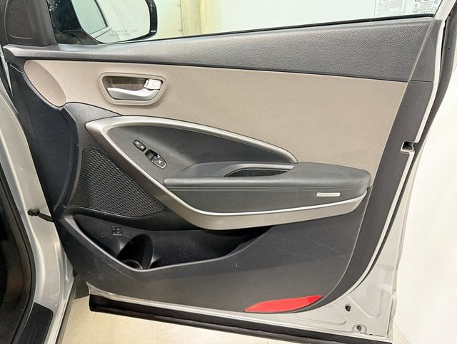 2017 Hyundai Santa Fe SE 3.3L Automatic AWD - 22958567 - 40