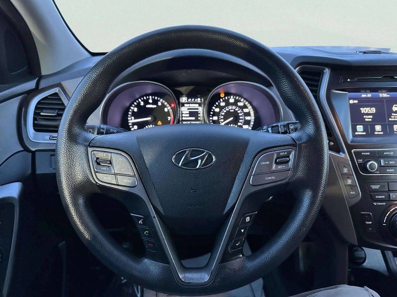 2017 Hyundai Santa Fe SE 4dr SUV - 22974791 - 22