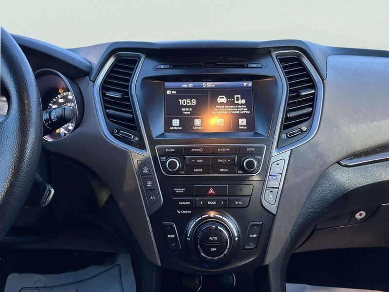 2017 Hyundai Santa Fe SE 4dr SUV - 22974791 - 25