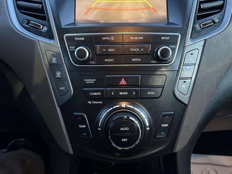 2017 Hyundai Santa Fe SE 4dr SUV - 22974791 - 27